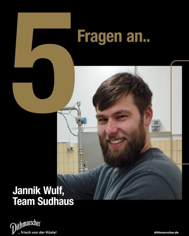 Hinter jedem guten Bier stehen Menschen, die ihr Handwerk lieben.
Jannik aus dem Team Sudhaus gehört dazu. 🍺
Was ihn antreibt, ist der Zusammenhalt und das Miteinander
und genau das schmeckt man am Ende auch im Glas.
👉 Was schätzt ihr an ehrlicher Braukunst am meisten?

#dithmarscher #frischvonderküste #dithmarscherbrauerei #dithmarscherbiershop