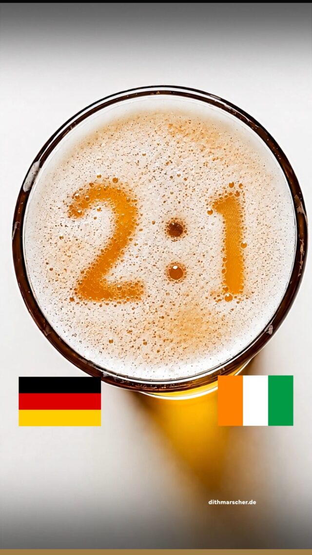 Zeit fürs nächste Bierorakel. 🍺🔮 Deutschland trifft auf die Elfenbeinküste. Unser Tipp ist abgegeben.

Was meint ihr: Wie geht das Spiel aus? 👇🇩🇪⚽ Tippt in den Kommentaren mit und sichert euch die Chance auf ein Dithmarscher Fanpaket. 🍺🎁 Viel Glück! 🍀

Teilnahmebedingungen:
Das Gewinnspiel läuft bis zum jeweiligen Anpfiff des Deutschland-Spiels. Teilnehmen können alle Personen ab 18 Jahren. Ausgenommen sind Mitarbeitende der Dithmarscher Brauerei sowie verbundener Unternehmen und deren Angehörige. Zur Teilnahme muss vor Anpfiff das richtige Ergebnis des Deutschland-Spiels in den Kommentaren getippt werden.Die Auslosung erfolgt in den Tagen nach dem jeweiligen Spiel unter allen richtigen Tipps. Die Gewinnenden werden per Messenger benachrichtigt und müssen sich innerhalb einer Woche nach Benachrichtigung zurückmelden. Hierzu ist eine E-Mail mit vollständiger Postadresse und dem Stichwort „WM-Tippspiel“ an info@dithmarscher.de zu senden. Das Los entscheidet unter Ausschluss des Rechtsweges. Eine Barauszahlung des Gewinns ist ausgeschlossen.

#dithmarscher #dithmarscherbrauerei #frischvonderküste #dithmarscherbiershop